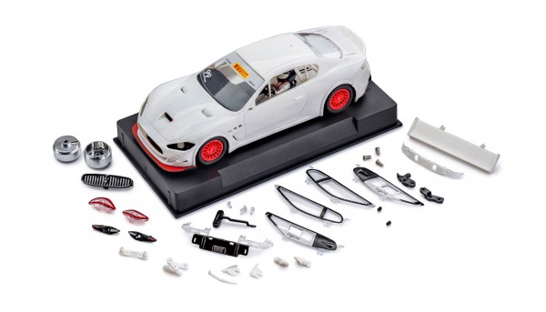 Slotcar 1:32 analog Bausatz Slot.it MC GT4 White Kit